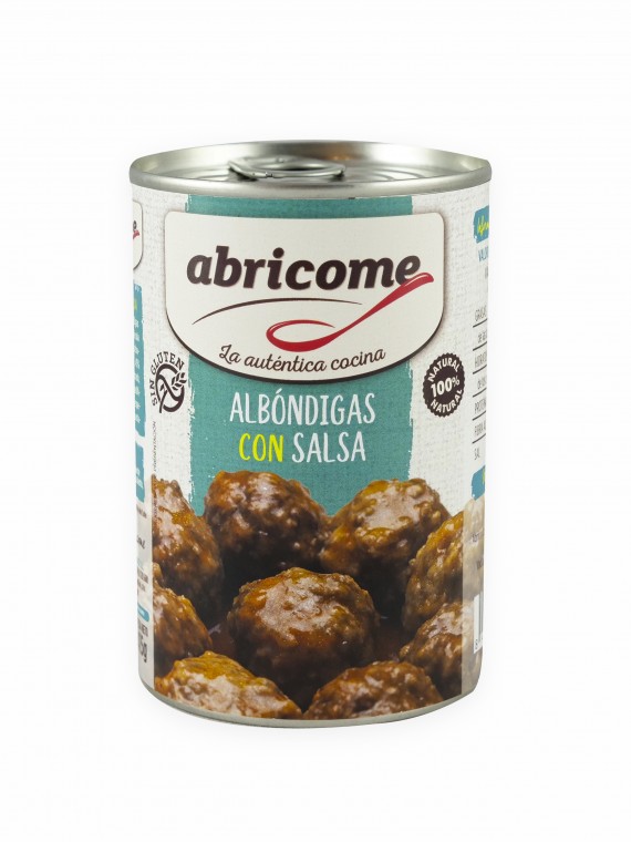 Latas albóndigas con salsa